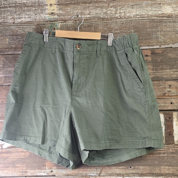 Old Navy Forest Green Everyday Shorts, Plis Size 2X, NWOT - Picture 1 of 4